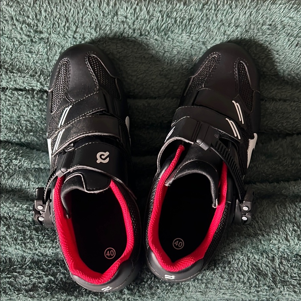 Peloton Cycling Shoes Black with Red Interior size 40